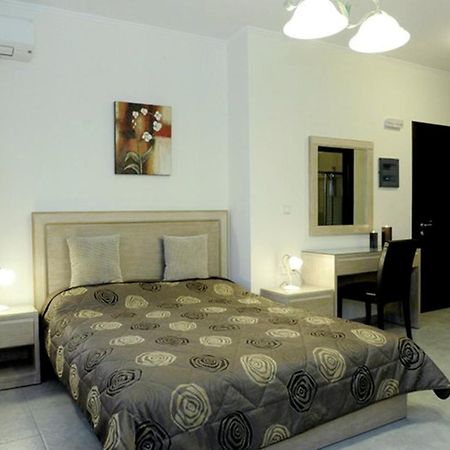 Aerolithos Hotel Adamantas  Exterior photo