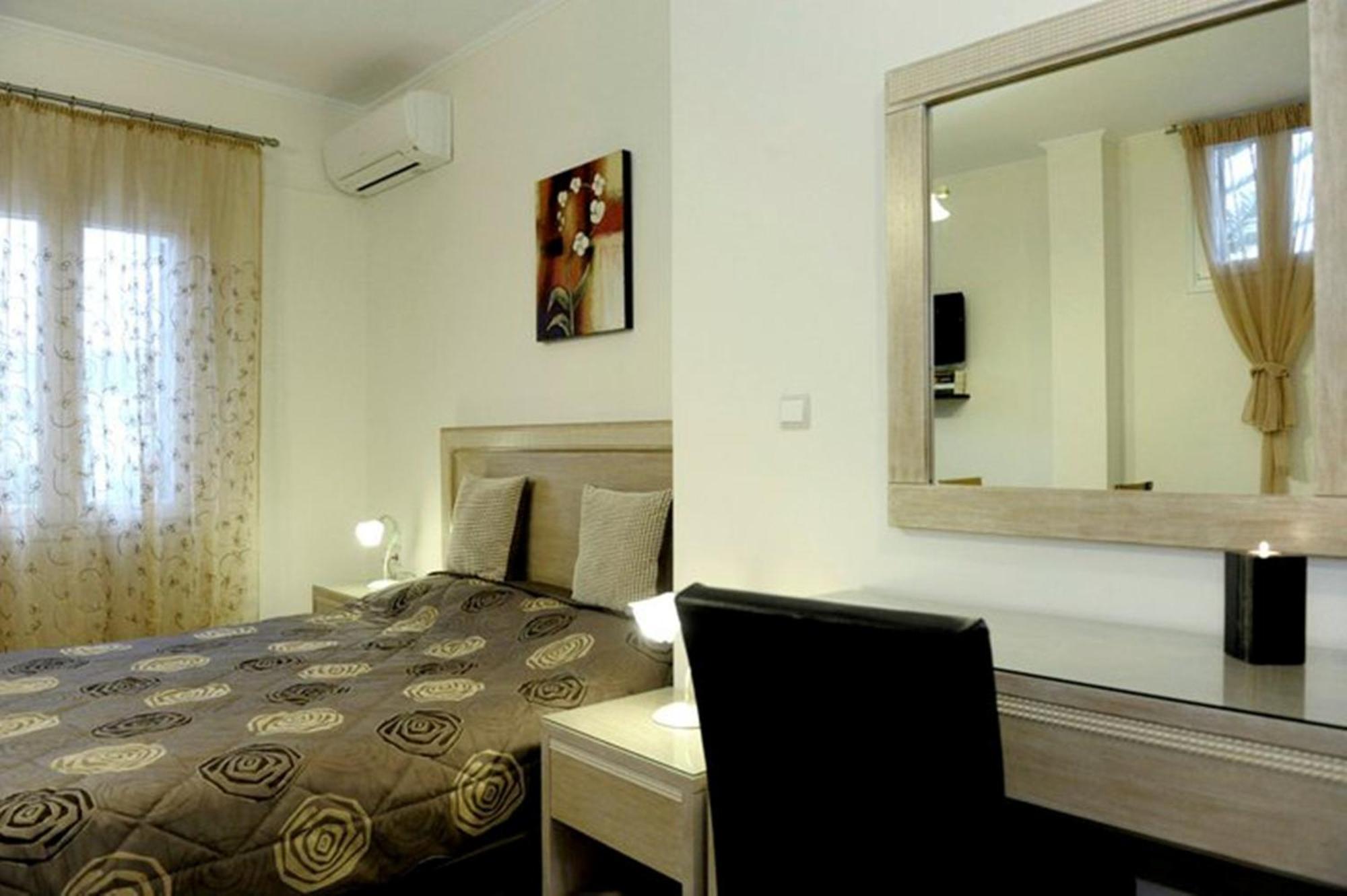 Aerolithos Hotel Adamantas  Exterior photo