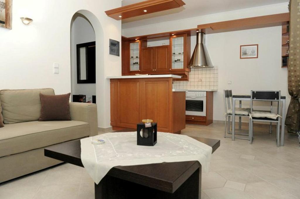 Aerolithos Hotel Adamantas  Room photo